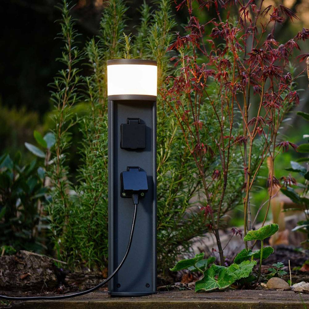 S.Luce Pollerlampe Rook T mit Steckdose & Klappe H 46,5cm IP54 Anthrazit Hotsell