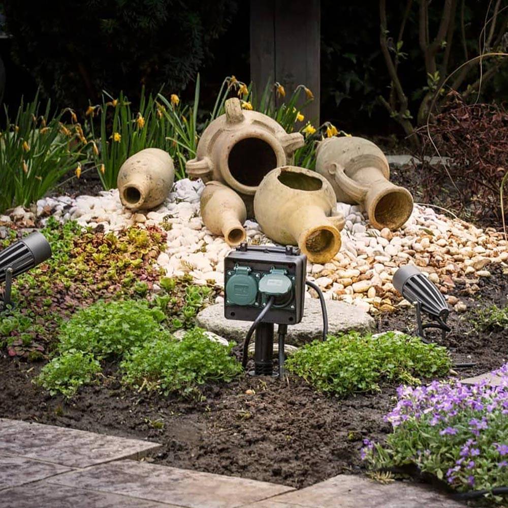 S.Luce SLV 4-Fach Gartensteckdose IP44 mit 1,4m Zuleitung Räumungsverkauf