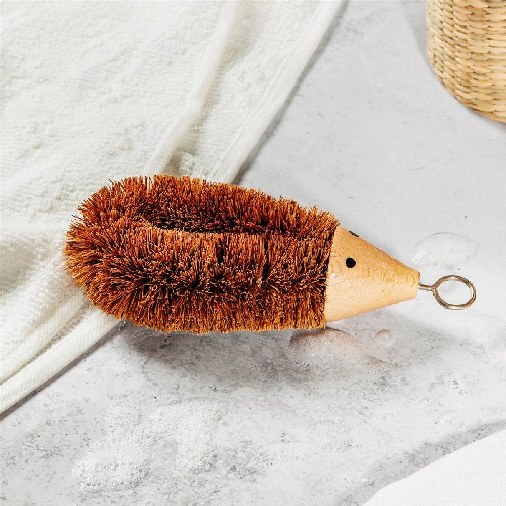 Schöner Leben Spülbürste Igel von Sass & Belle aus Holz und Kokosnuss 16x7cm im Angebot