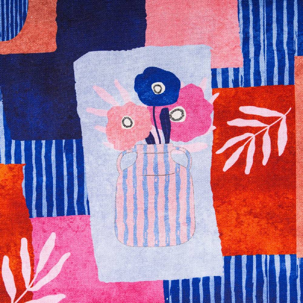Schöner Leben Canvas Stoff Nerida Hansen Tossed Vases Sky Blue blau rosa 1,40m Breite