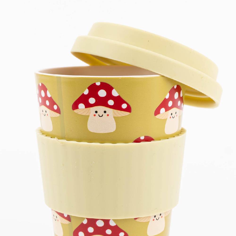 Schöner Leben To go Becher aus recycelten PET Flaschen Fliegenpilz grün rot weiß 400ml von Sass & Belle VIP-Rabatte